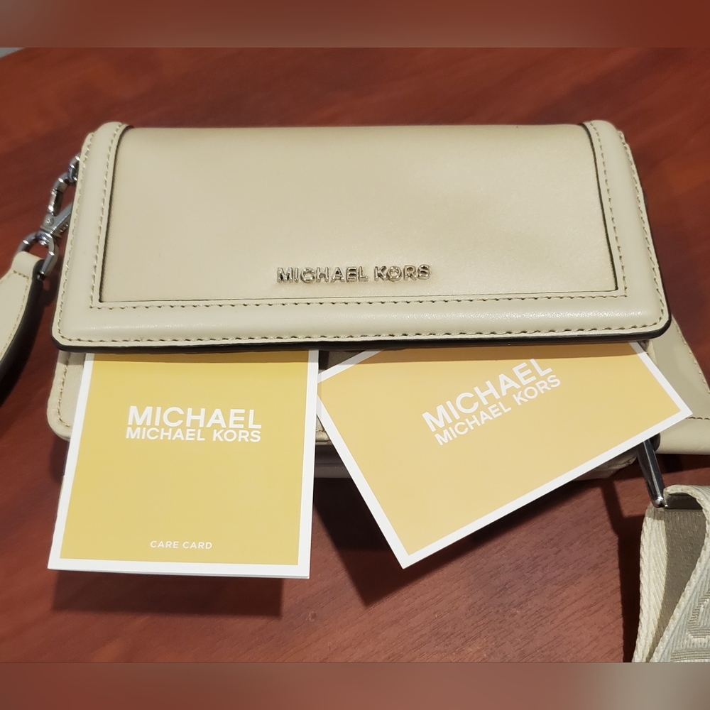 MICHAEL Michael Kors Cream Crossbody Bag - Picture 2 of 9